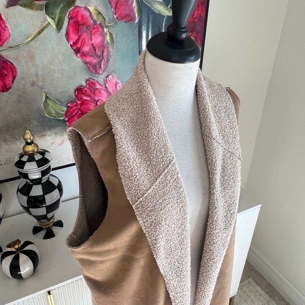 Chico's Women's Faux Suede Sherpa Shawl Collar Open Front Vest Tan Cream Large - Picture 2 of 5